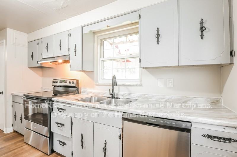 2502 Gaywood Dr - Photo 5 of 17