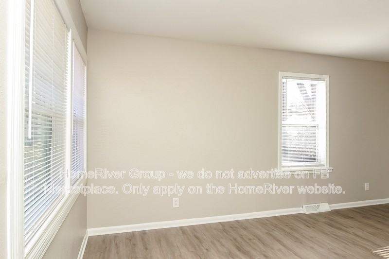 14904 Bellaire Ave - Photo 4 of 21