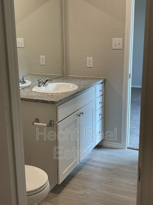 10754 Prusiner Dr - Photo 4 of 11