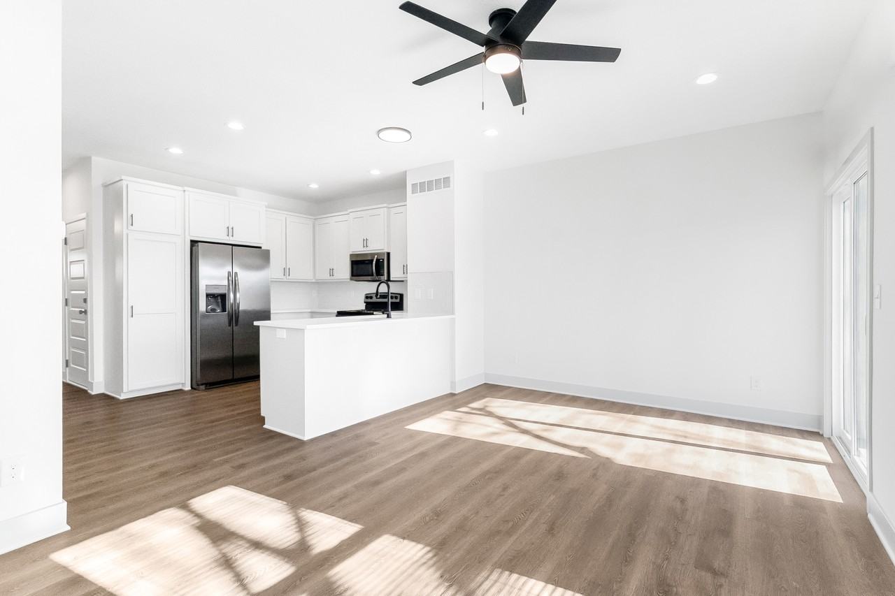 Eagle Creek Townhomes - Photo 3 of 50