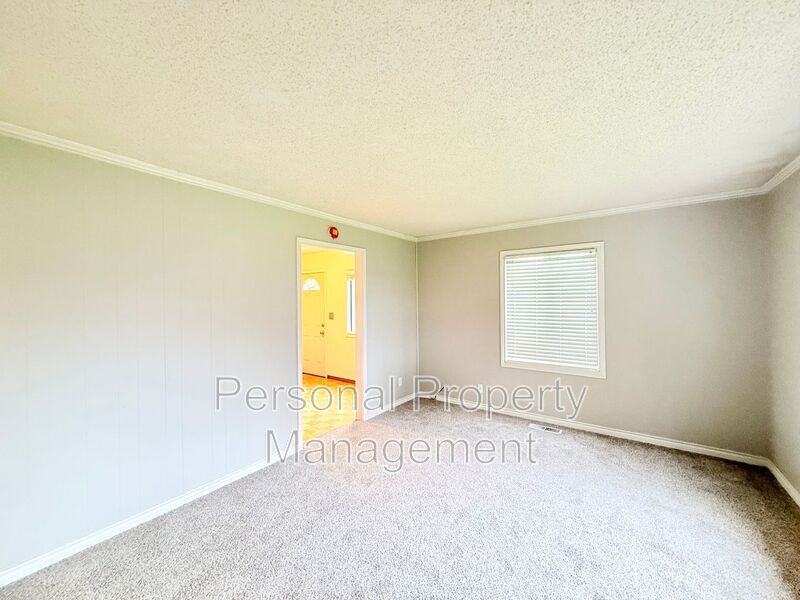 1609 E Reserve St - Photo 4 of 15