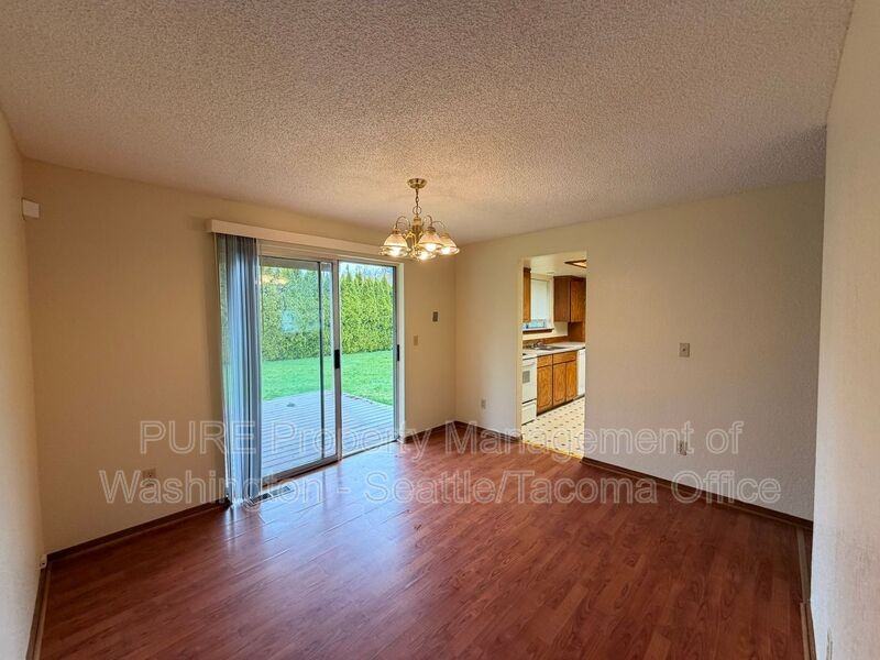 9017 Wildwood Ave Sw - Photo 4 of 13