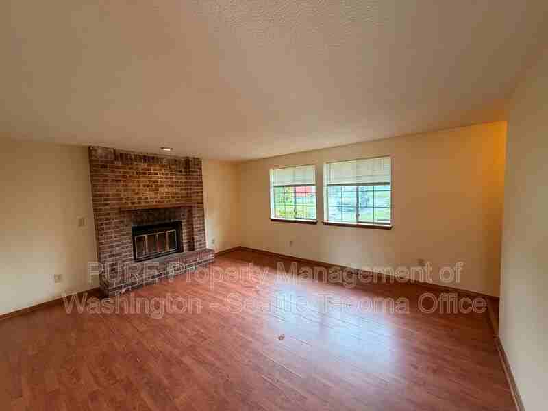 9017 Wildwood Ave Sw - Photo 5 of 13