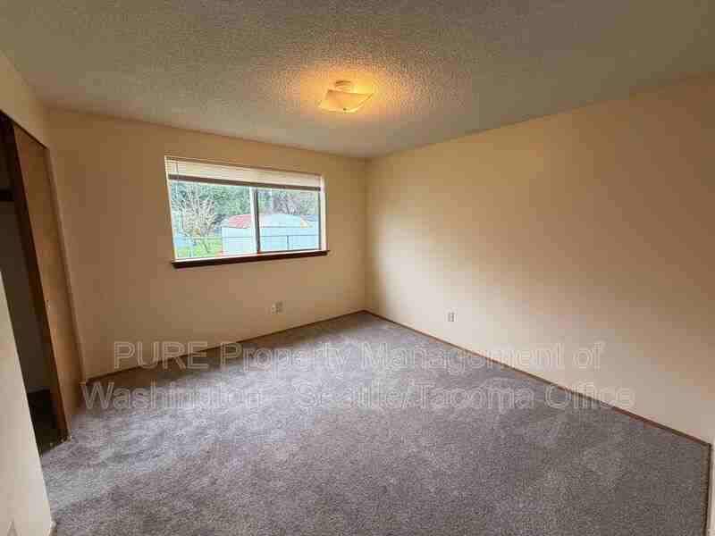 9017 Wildwood Ave Sw - Photo 6 of 13