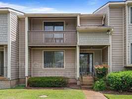 featured image of 717 Barlin Ct