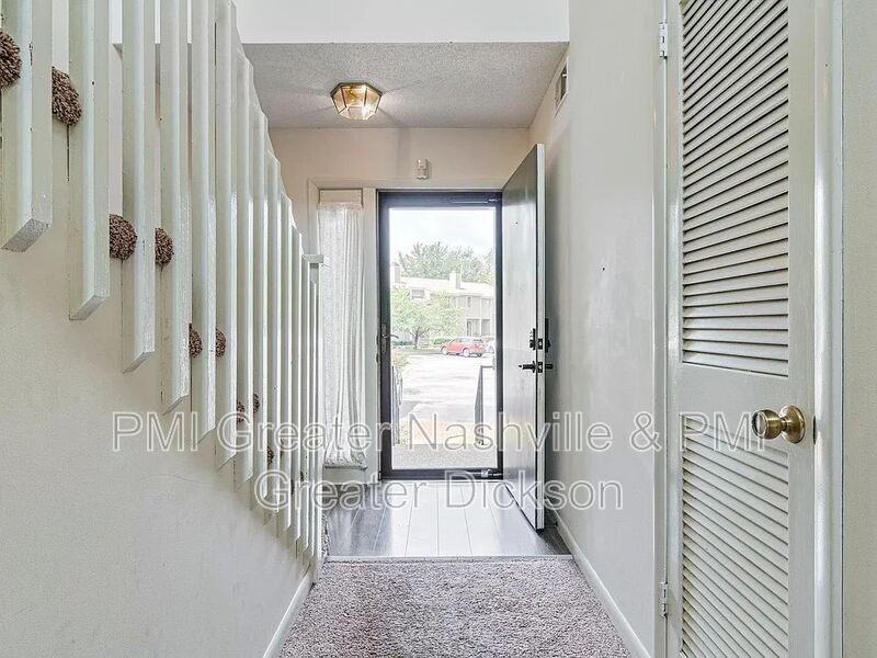 717 Barlin Ct - Photo 3 of 21