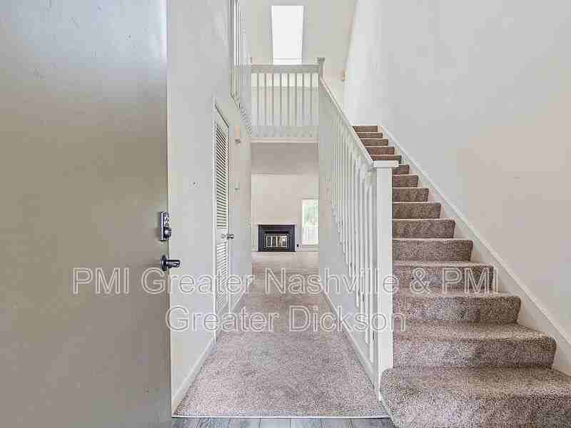 717 Barlin Ct - Photo 5 of 21