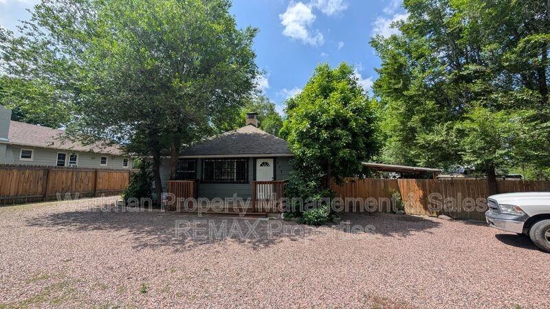 202 Cheyenne Blvd - Photo 4 of 37