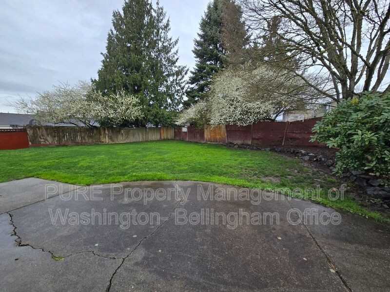 6521 58th St Ne - Photo 4 of 24