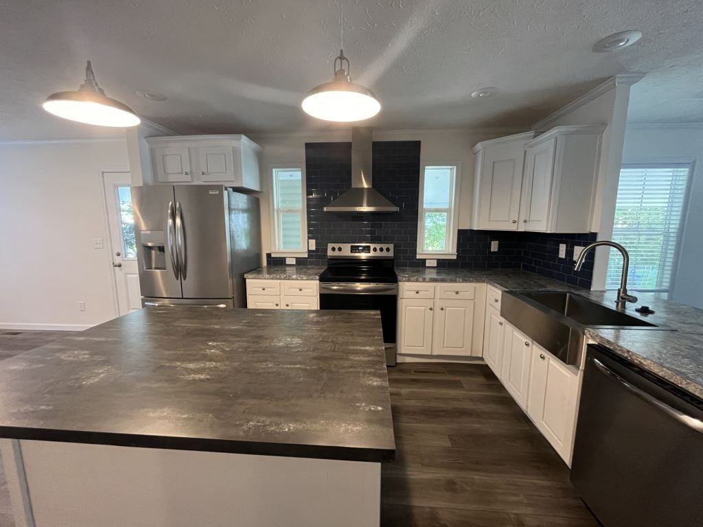 10 Coachlight Ct - Photo 4 of 33