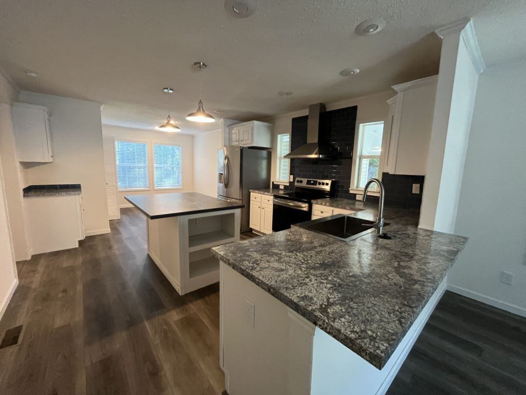 10 Coachlight Ct - Photo 6 of 33