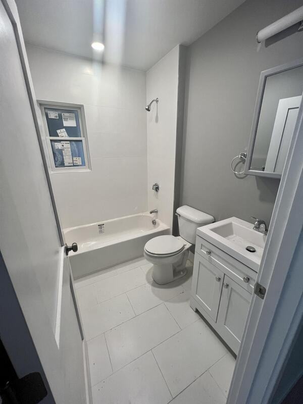 11 Douglas St - Photo 2 of 20