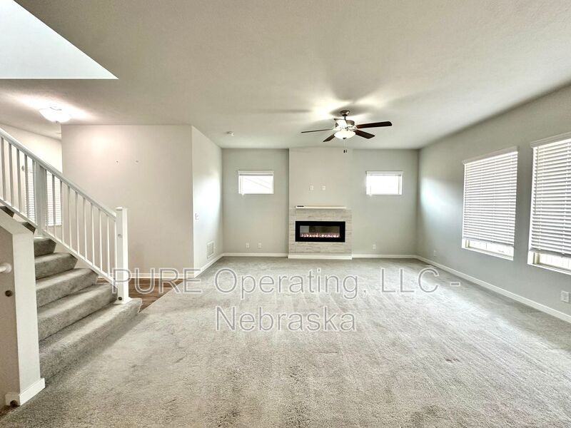 5121 N 181st St - Photo 2 of 47