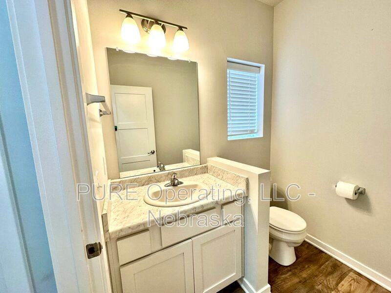 5121 N 181st St - Photo 4 of 47