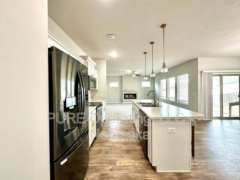 5121 N 181st St - Photo 7 of 47