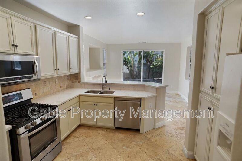 30343 Cedar Oak Ln - Photo 2 of 19