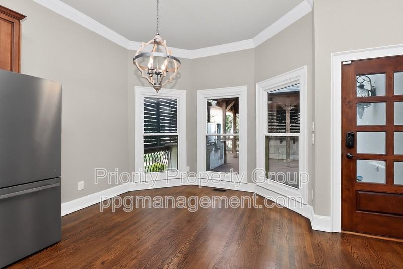 16205 Riverpointe Dr - Photo 7 of 50