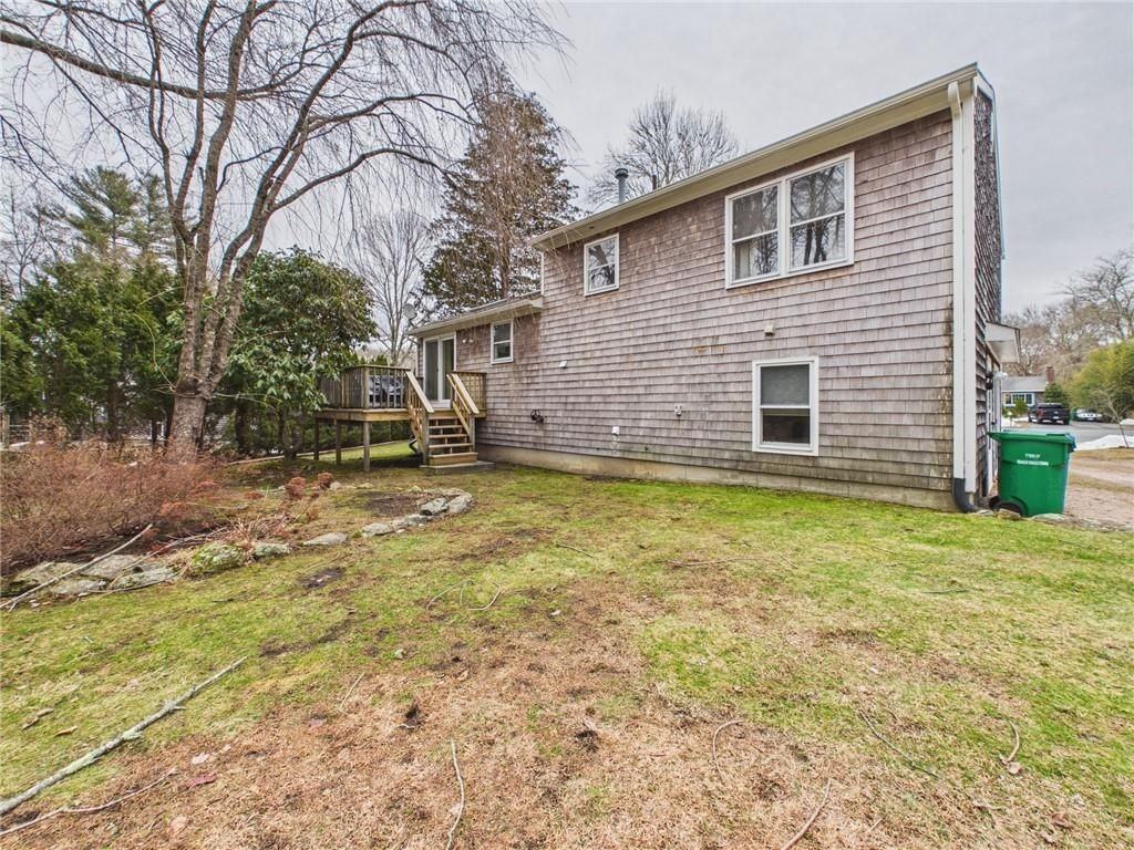 44 Carriage Ln - Photo 2 of 19