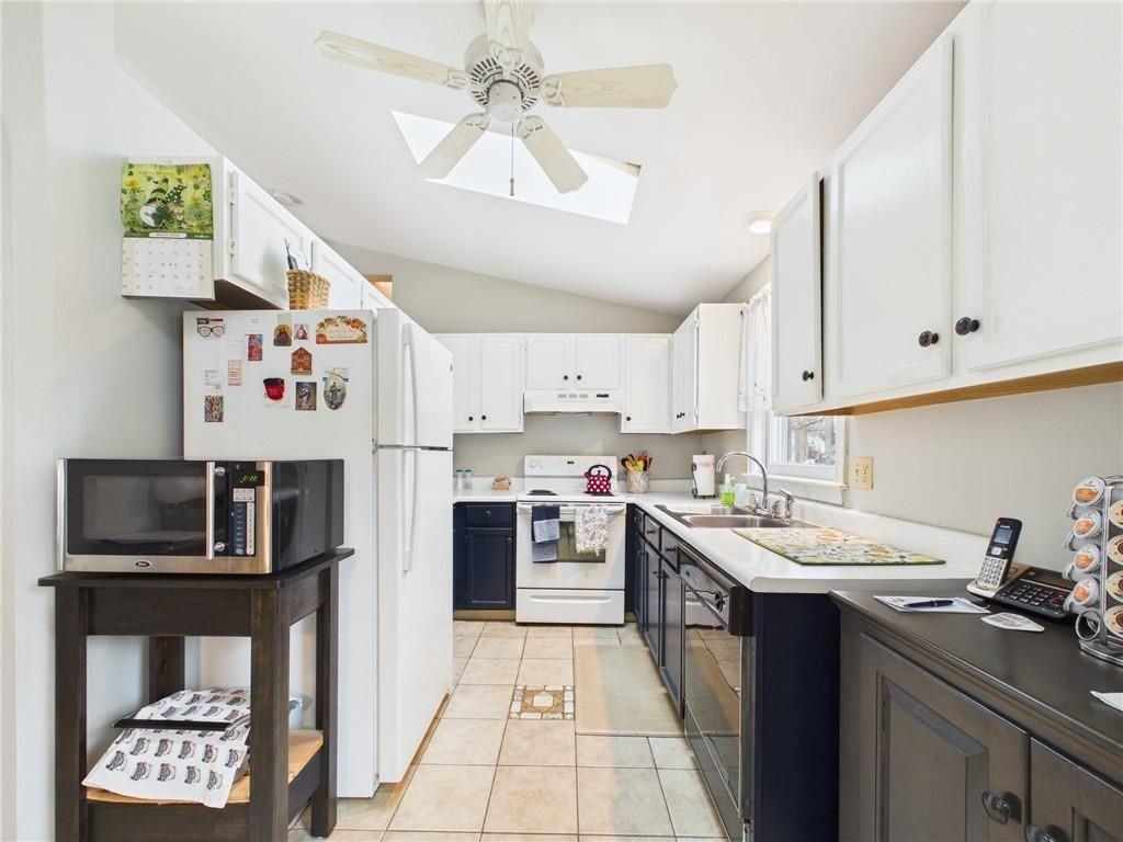 44 Carriage Ln - Photo 5 of 19