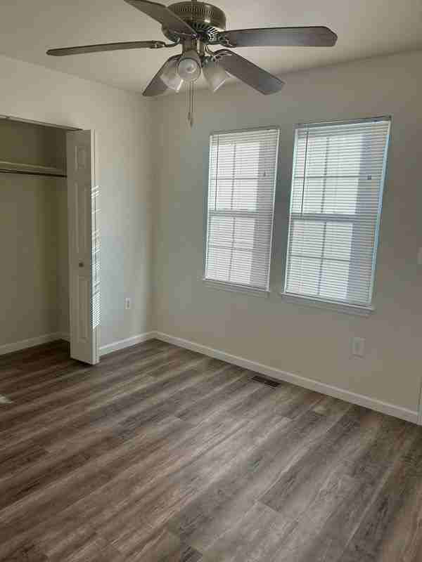 128 William St - Photo 4 of 12