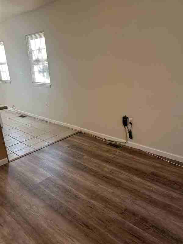 128 William St - Photo 5 of 12