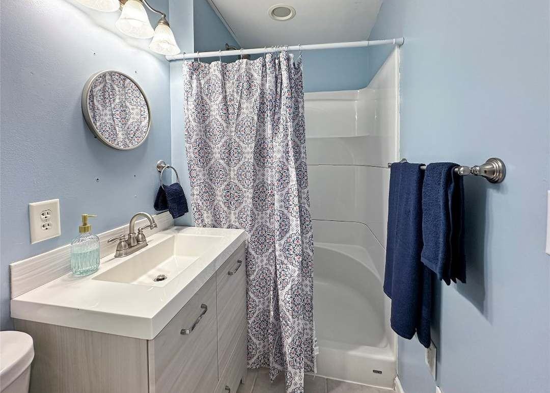 3111 Bradford Ave - Photo 3 of 13