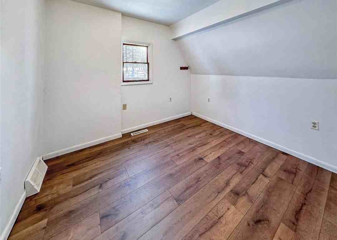 3111 Bradford Ave - Photo 4 of 13