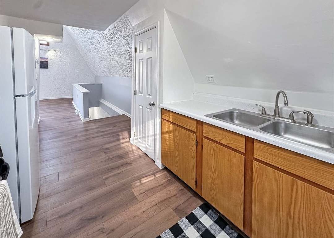 3111 Bradford Ave - Photo 6 of 13