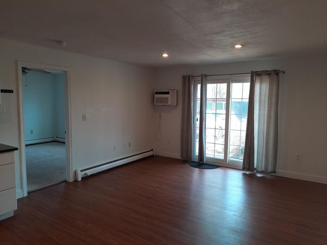 7 - 3 Autumn Leaf - Photo 6 of 19