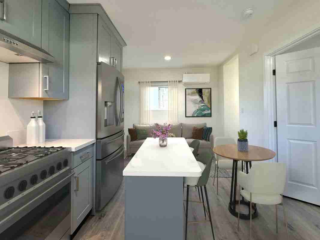 1232 Laurel Ave - Photo 2 of 4