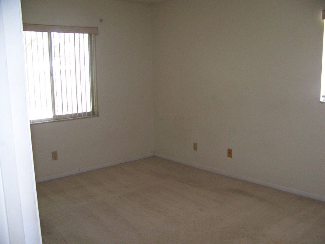 2001 San Marcos Dr Se ##12 - Photo 7 of 11