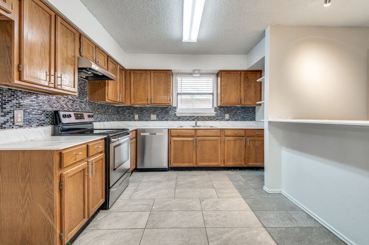 2617 Isbella Dr - Photo 6 of 27