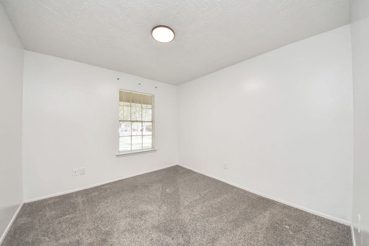 4519 Reynaldo Dr - Photo 5 of 21