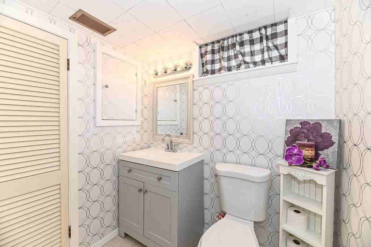 1208 Montclair Dr - Photo 3 of 13