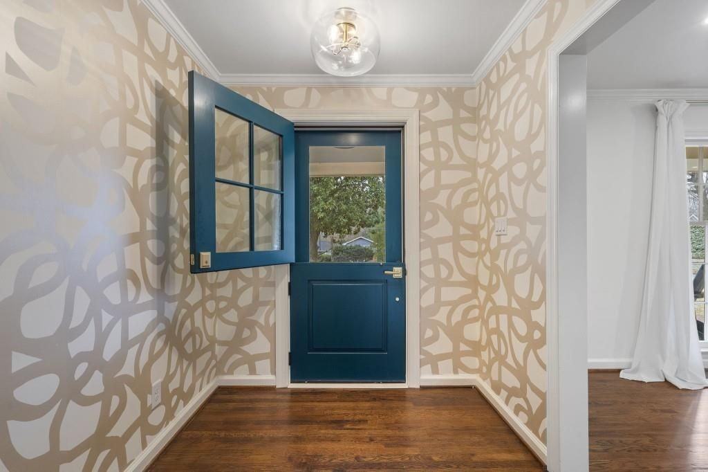 439 Broadland Rd Nw - Photo 2 of 50