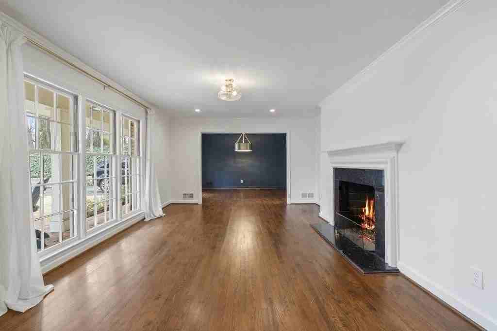 439 Broadland Rd Nw - Photo 4 of 50