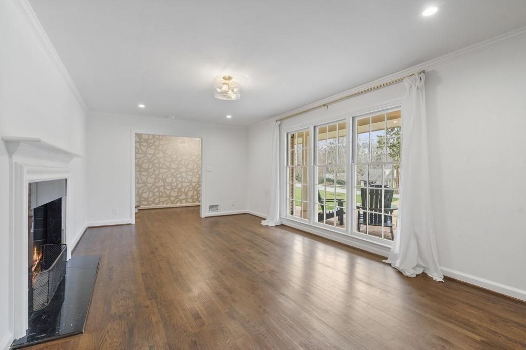 439 Broadland Rd Nw - Photo 6 of 50