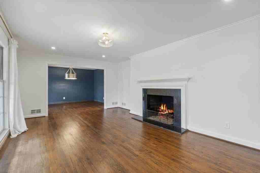 439 Broadland Rd Nw - Photo 7 of 50