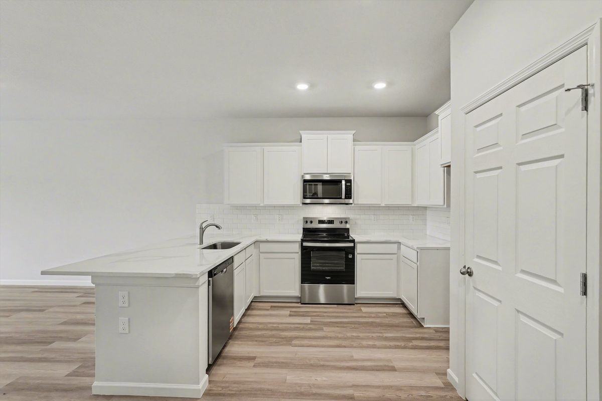 8995 Orchid Reserve Cir - Photo 6 of 31