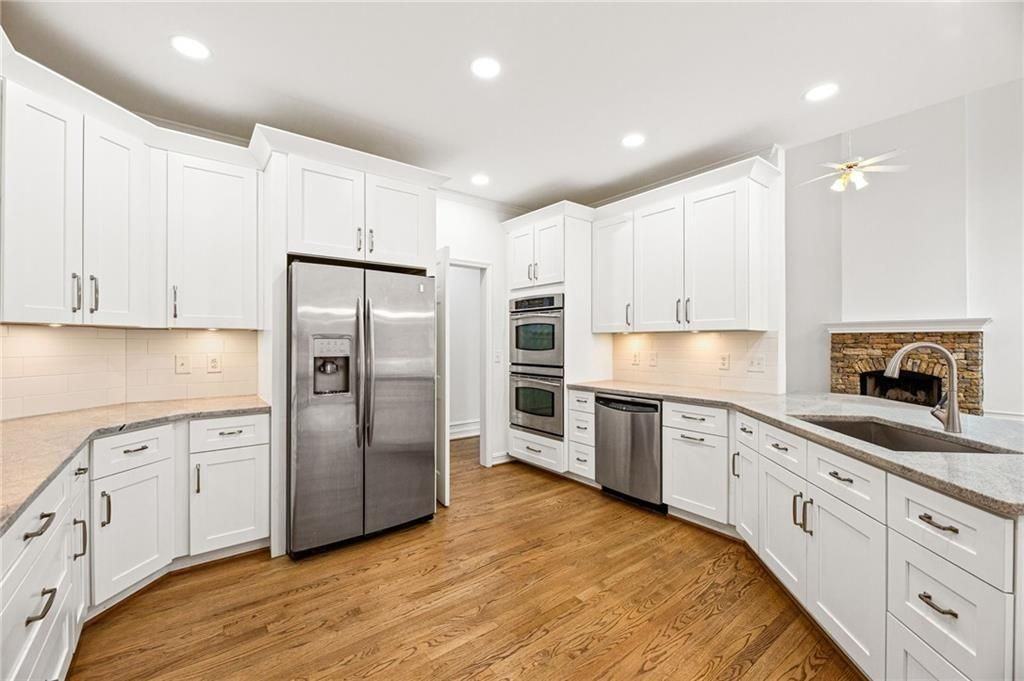 1158 Queensgate Dr Se - Photo 5 of 36