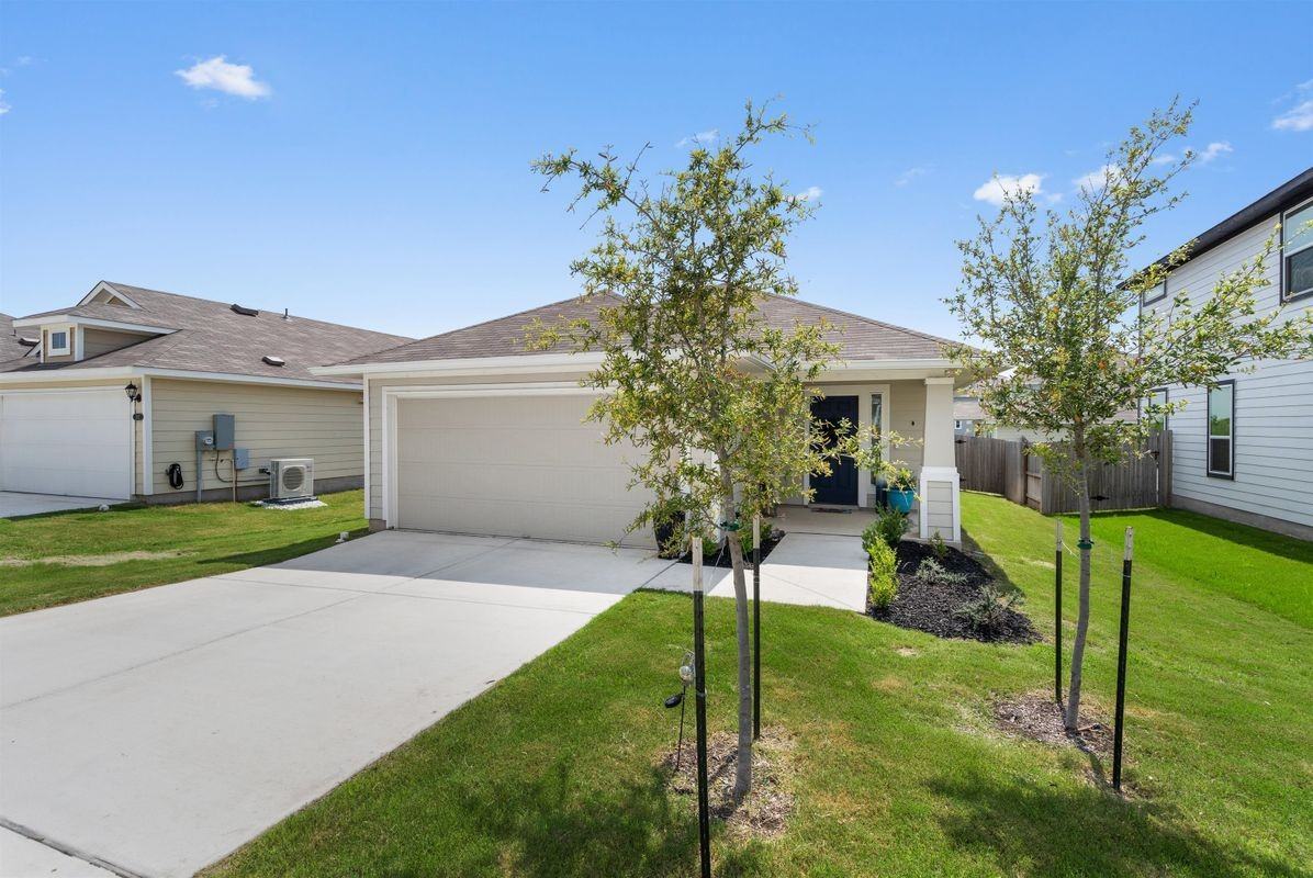 208 Blue Agate Ct - Photo 3 of 36