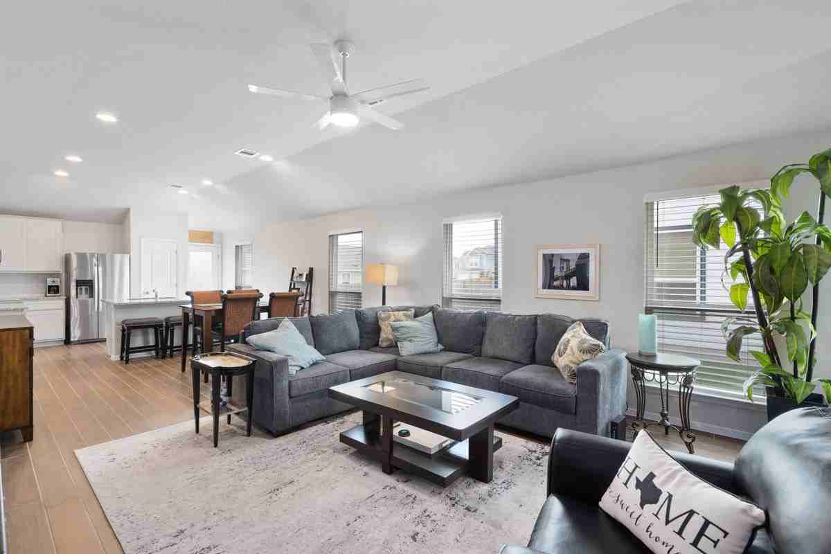 208 Blue Agate Ct - Photo 6 of 36