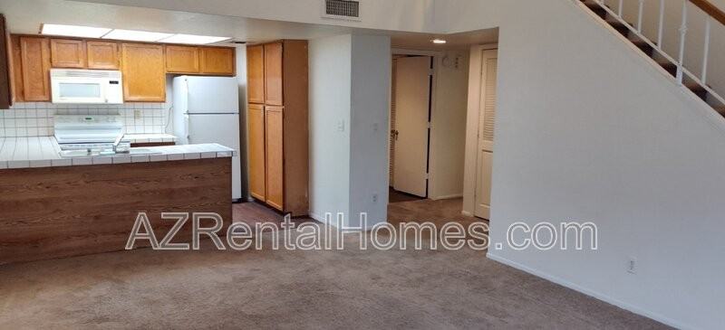 819 N College Ave #I121 - Photo 4 of 21