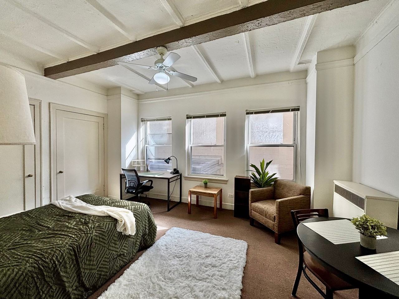 Canterbury Court Apartments - Photo 5 of 50