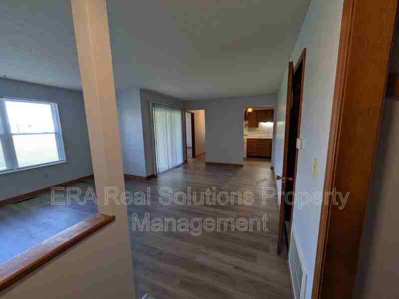 603 6th St Apt 1b - Photo 2 of 7