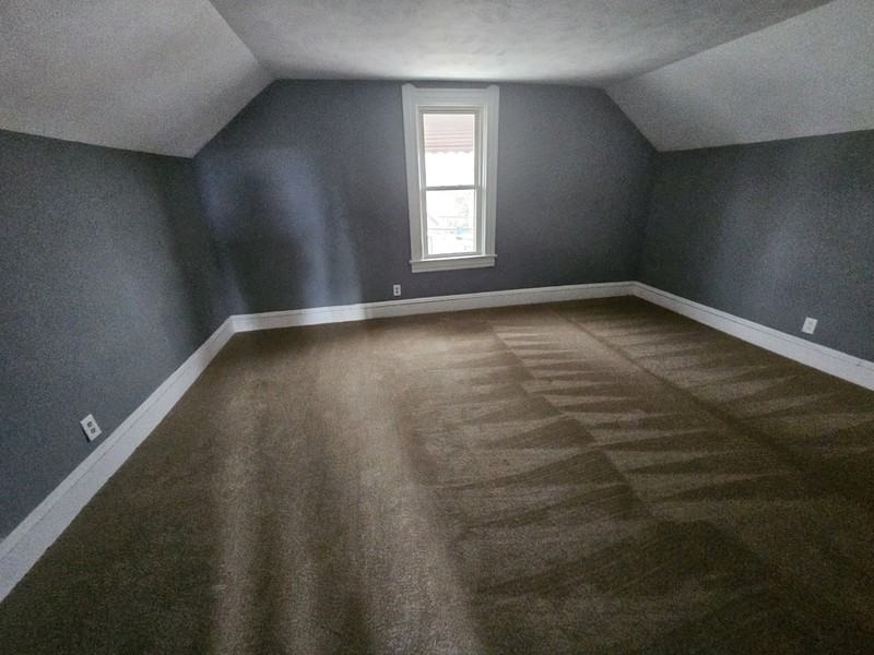 7040 Roy Ave - Photo 4 of 10