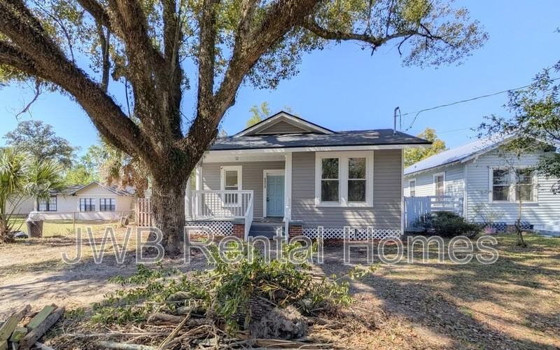 6618 Avalon St - Photo 2 of 15