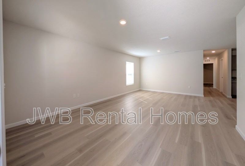 1442 E 27th St - Photo 5 of 18