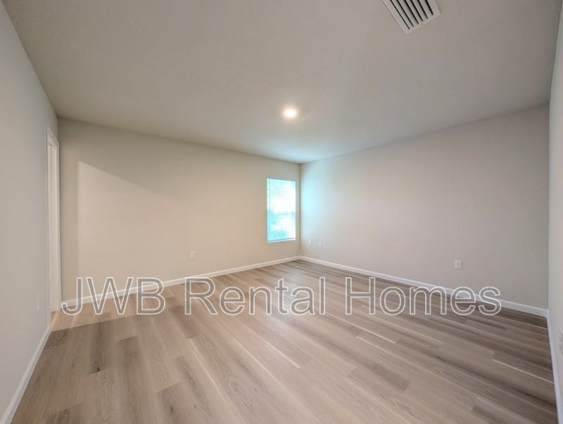 1442 E 27th St - Photo 7 of 18