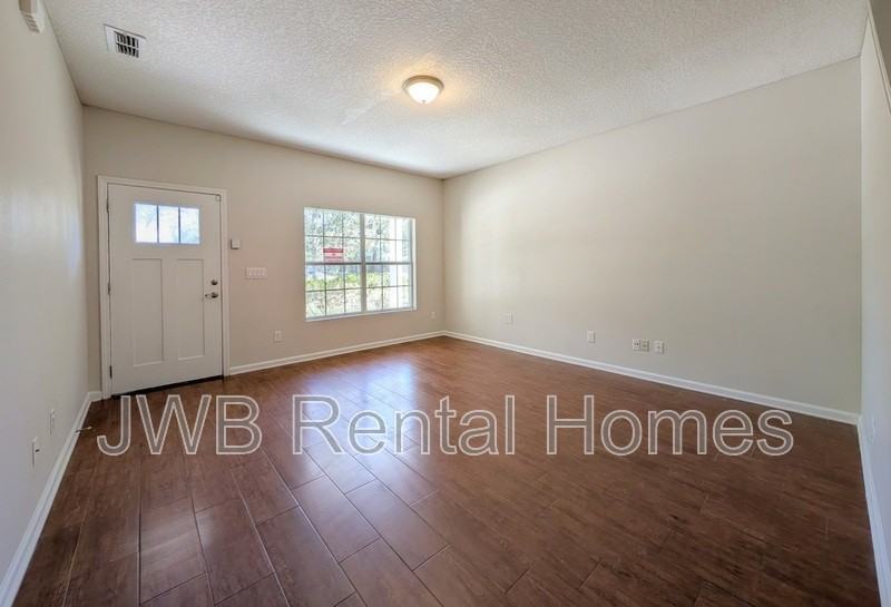 11508 Gerado Rd - Photo 5 of 19